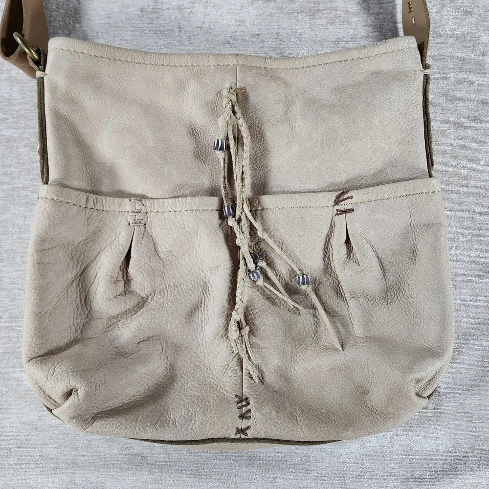 Lucky Brand Tan Leather Western Boho Chic Saddle Bag Purse Tassel Beaded